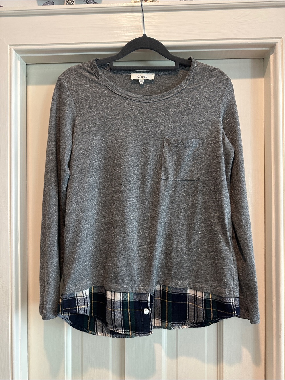 Chico's Gray Long-Sleeve Pullover Tee with Plaid Hem